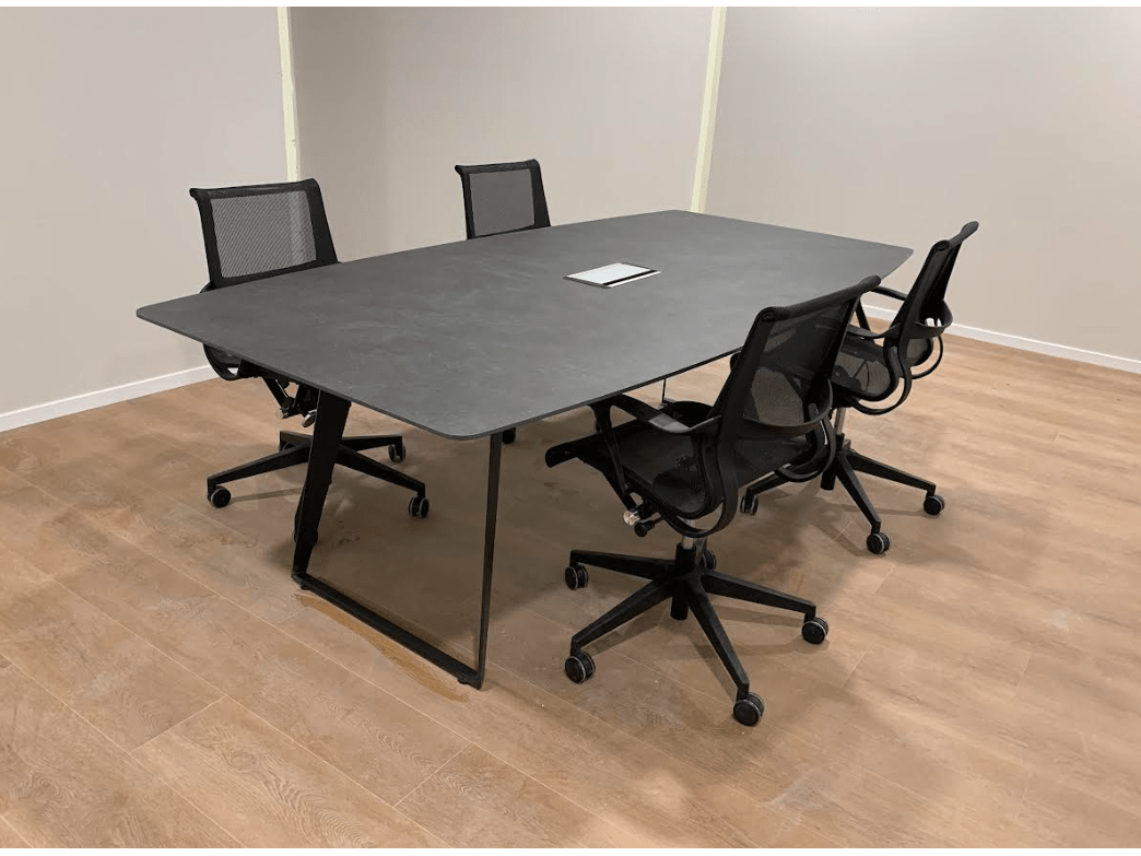 שולחן לחדר ישיבות דגם בלייר - new-office-masters