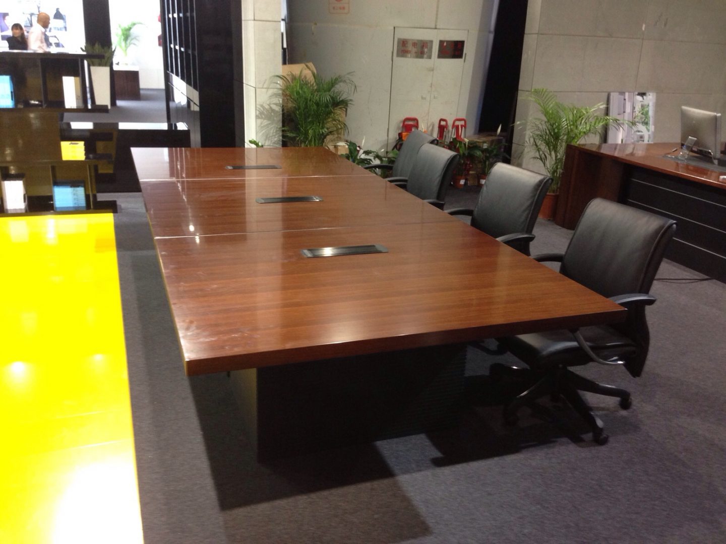 שולחן לחדר ישיבות דגם חרמון - new-office-masters