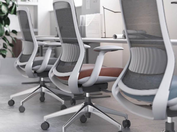 כסא אורתופדי ארגונומי דגם לוקה - new-office-masters