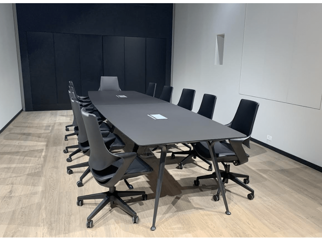 שולחן לחדר ישיבות דגם ספיידר - new-office-masters